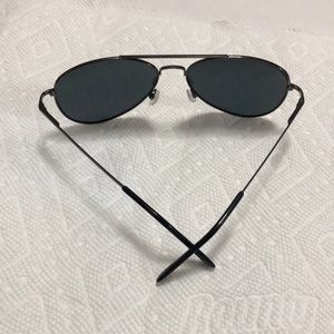 Lightweight dark sunglasses, unisex